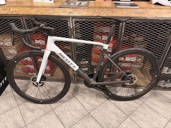 Used Scott Addict Rc PRO MY25 2025 Road & Gravel, White — image 11 of 24