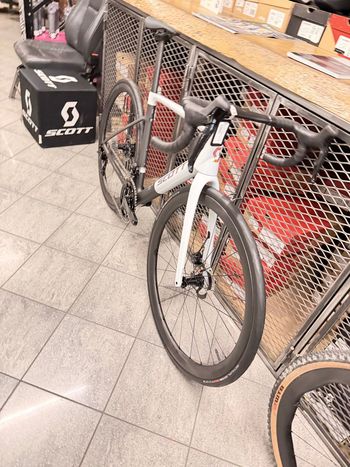 Used Scott Addict Rc PRO MY25 2025 Road & Gravel, White — image 20 of 24