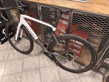 Used Scott Addict Rc PRO MY25 2025 Road & Gravel, White — image 12 of 24