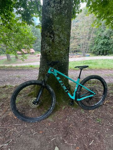 Brugt Trek Roscoe 7 2022 2022 Mountainbike — billede 2 af 13