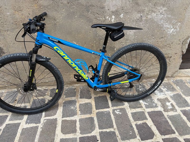 Used Cannondale Trail 6 2018 2018 Mountainbike, Blue, 27.5, 29 — image 2 of 7