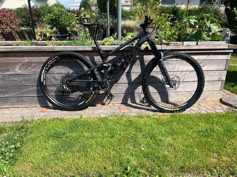 Used Trek Slash SRAM X01 Eagle 2022 Mountainbike, Light Gray — image 1 of 6