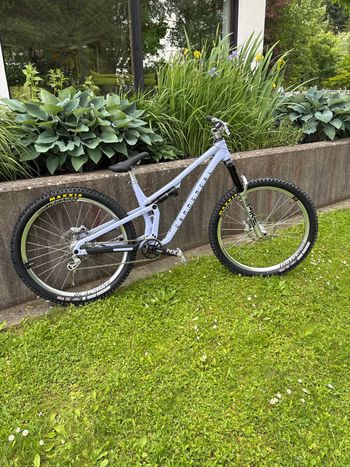 Commencal, Custom Build