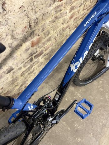 Used Giant Talon 1 2025 2025 Mountainbike, Blue, 27.5, 29 — image 15 of 20