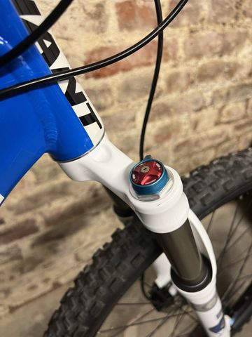 Used Giant Talon 1 2025 2025 Mountainbike, Blue, 27.5, 29 — image 11 of 20