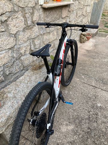 Used Trek Procaliber 9.7 2023 2023 Mountainbike, White, 29, 27.5 — image 2 of 3
