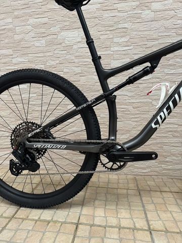 Używany Specialized Epic 7 Expert 2022 2022 Mountainbike — zdjęcie 3 z 11