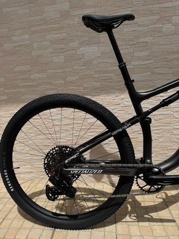 Używany Specialized Epic 7 Expert 2022 2022 Mountainbike — zdjęcie 6 z 11