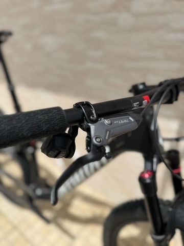 Używany Specialized Epic 7 Expert 2022 2022 Mountainbike — zdjęcie 9 z 11