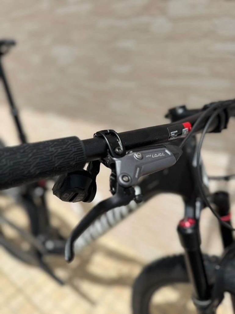 Used Specialized Epic 7 Expert 2022 2022 Mountainbike — image 9 of 11
