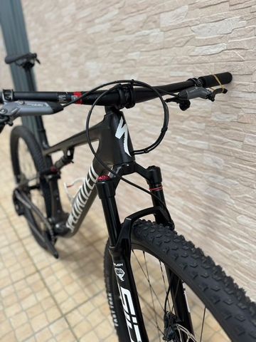 Używany Specialized Epic 7 Expert 2022 2022 Mountainbike — zdjęcie 10 z 11