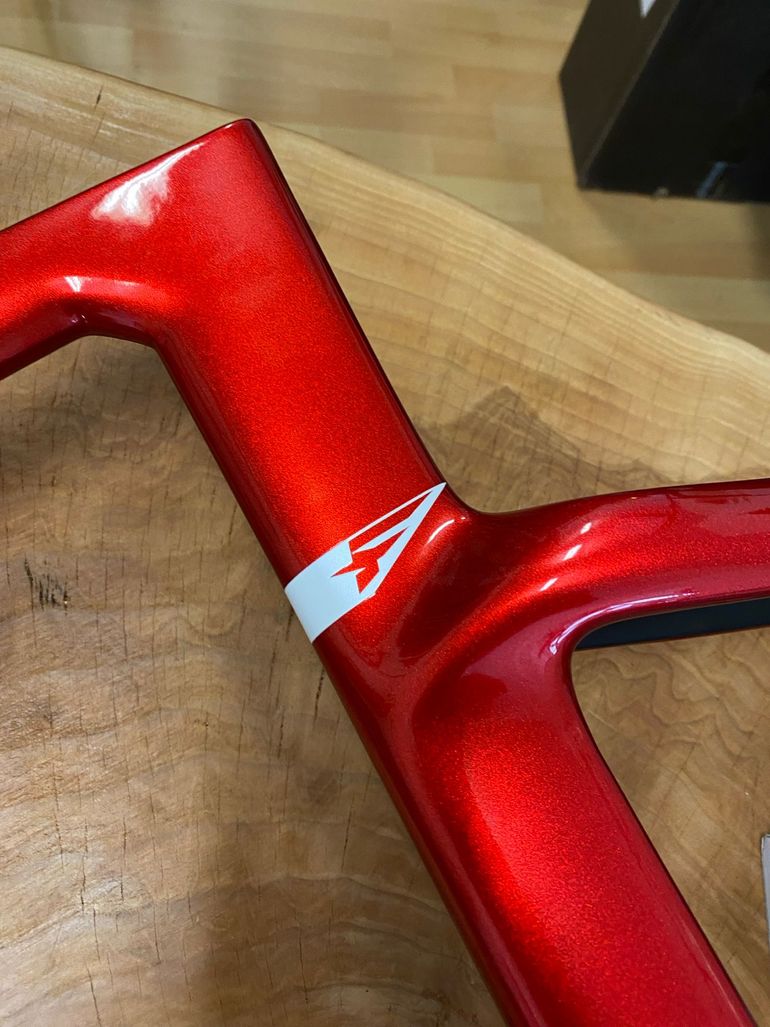 Used Pinarello Dogma F Starry Red 2025 540 2025 Road & Gravel, Rot — image 20 of 20
