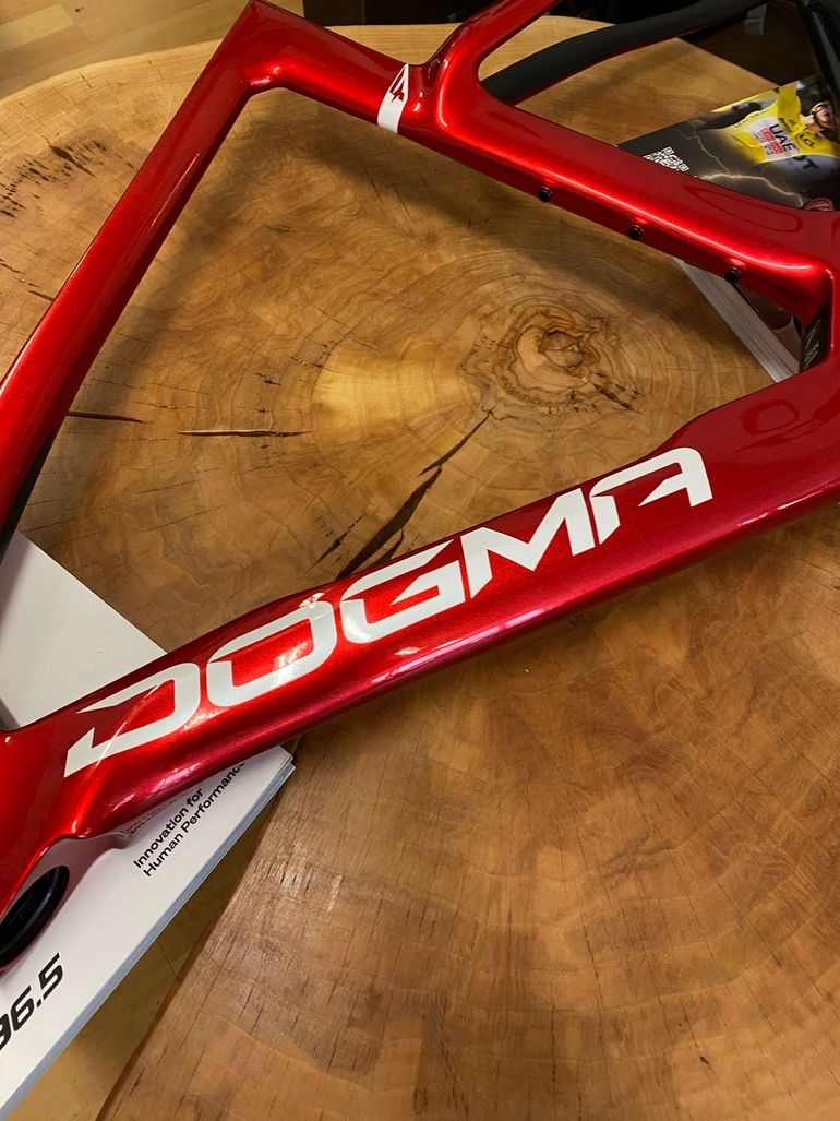Used Pinarello Dogma F Starry Red 2025 540 2025 Road & Gravel, Rot — image 16 of 20