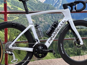 Pinarello DOGMA F SRAM RED ETAP AXS 2024 Frameset 2024 Road & Gravel usato