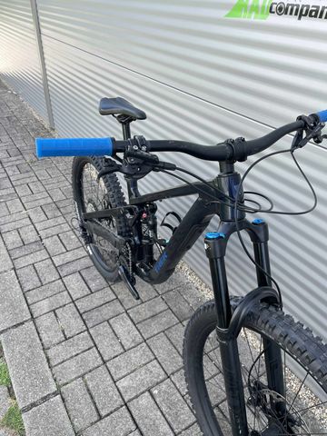Brugt Trek Slash 8 Gen 6 2024 2024 Mountainbike — billede 8 af 12