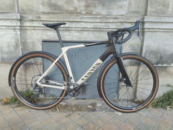 Used Canyon Grail CF SL 8 2024 2024 Road & Gravel, Black — image 3 of 11