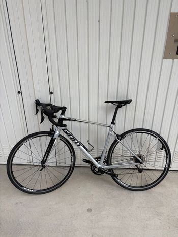 Used Giant Defy 1 2015 2015 Road & Gravel, Light Gray — image 3 of 3
