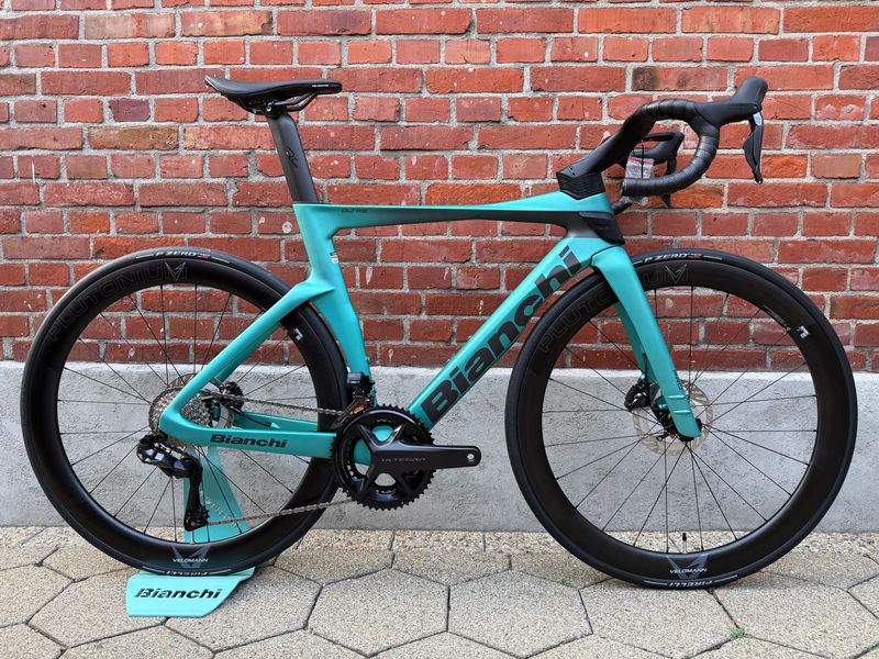 Used Bianchi NEW! Bianchi Oltre Pro/Roadbike/Shimano Ultegra Di2/Size 53/Velomann Carbon/All Sizes Available 2025 Road & Gravel
