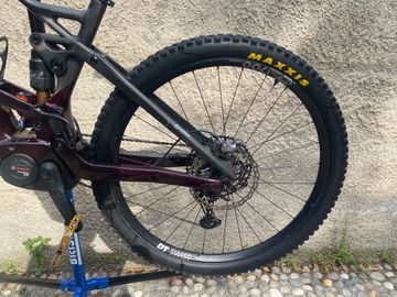Tweedehands Orbea WILD FS M-TEAM 2022 Mountainbike — afbeelding 9 van 9