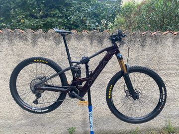 Tweedehands Orbea WILD FS M-TEAM 2022 Mountainbike — afbeelding 5 van 9