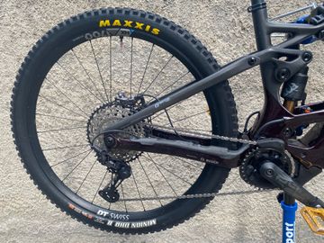 Tweedehands Orbea WILD FS M-TEAM 2022 Mountainbike — afbeelding 3 van 9