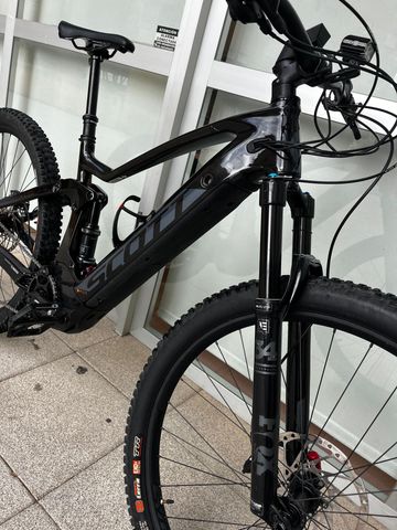 Scott Strike eRide 900 Prem. 2020 2020 Mountainbike usato, Nero — immagine 10 di 13