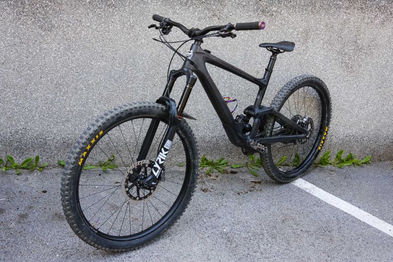 Used Specialized Enduro Comp 2021 2021 Mountainbike, Black, 29 — image 1 of 6