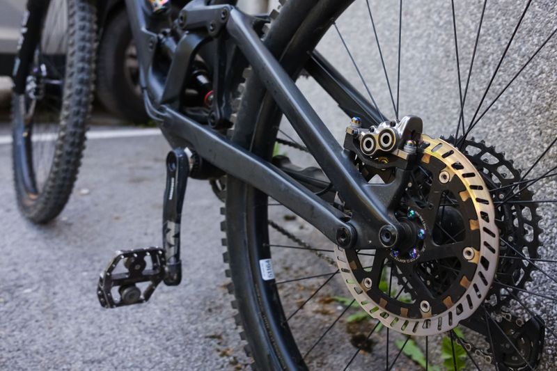 Used Specialized Enduro Comp 2021 2021 Mountainbike, Black, 29 — image 4 of 6