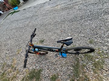 Used Santa Cruz Bronson Cc 2023 Mountainbike, Green — image 5 of 6