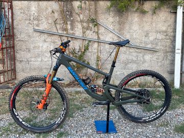 Used Santa Cruz Bronson Cc 2023 Mountainbike, Green — image 2 of 6