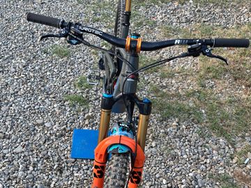 Used Santa Cruz Bronson Cc 2023 Mountainbike, Green — image 6 of 6