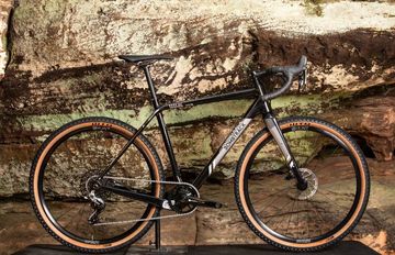 Použité Bombtrack HOOK EXT C 2023 2023 Road & Gravel