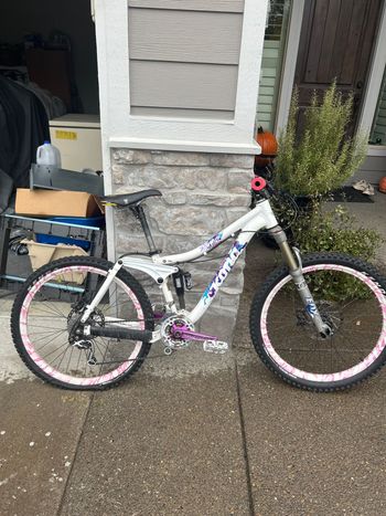 Used Kona Stinky Pinky 2009 Mountainbike, White — image 1 of 3