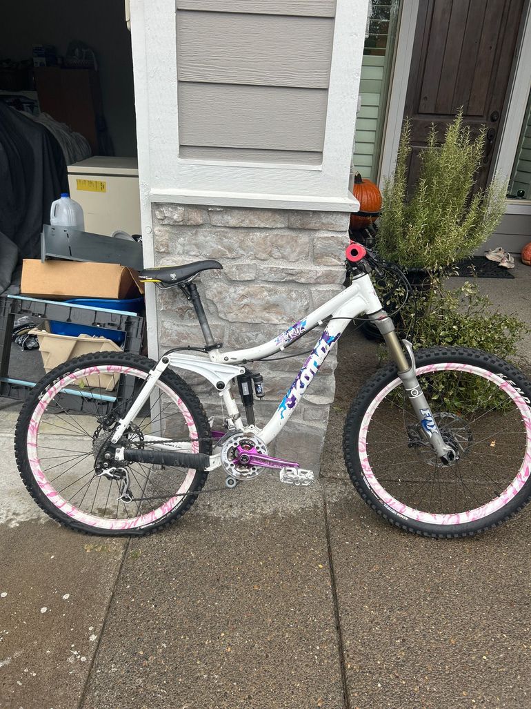Used Kona Stinky Pinky 2009 Mountainbike, White — image 1 of 3