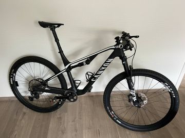 Używany Canyon Lux Trail CF 7 2023 2023 MTB
