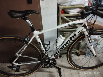 Bianchi Intenso Ultegra Compact 2015 2015 Road & Gravel usato, Bianco — immagine 4 di 6