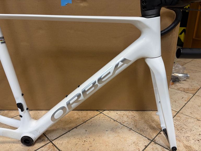 Used Orbea ORCA OMX FRAMESET 2024 Frameset 2024 Road & Gravel, White — image 4 of 9