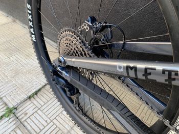 Used Commencal META AM 29 ESSENTIAL 2021 2021 Mountainbike, Light Gray, 29 — image 5 of 9