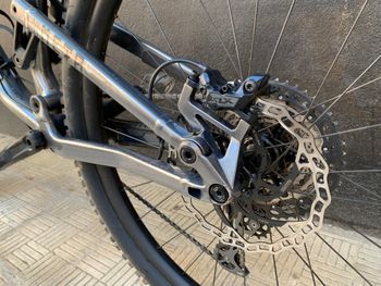Used Commencal META AM 29 ESSENTIAL 2021 2021 Mountainbike, Light Gray, 29 — image 3 of 9