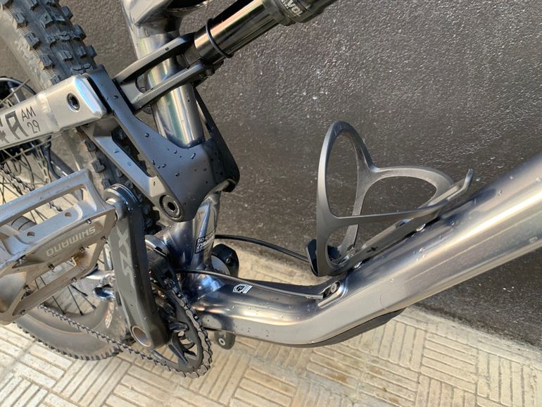 Used Commencal META AM 29 ESSENTIAL 2021 2021 Mountainbike, Light Gray, 29 — image 4 of 9