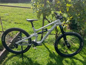 Używany Canyon Torque 27.5 AL 6 2022 2022 Mountainbike — zdjęcie 1 z 10