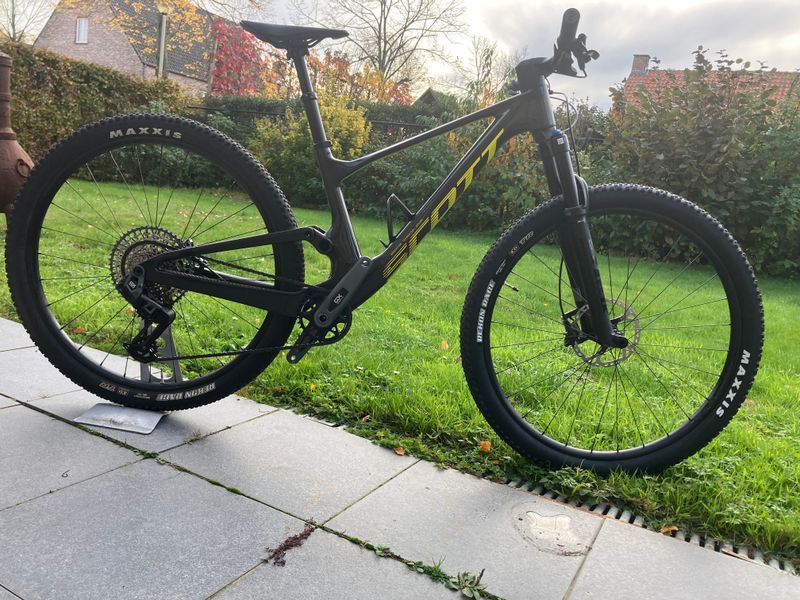 Used Scott Spark RC Team Issue 2024 2024 Mountainbike, Black, 29 — image 2 of 5
