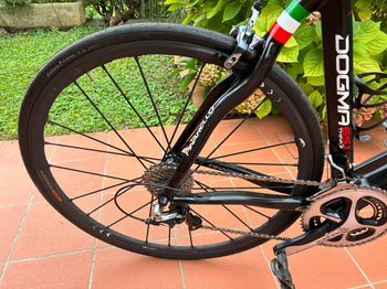 Used Pinarello DOGMA 65.1 THINK 2  ITALIAN FLAG 2014 Road & Gravel, Schwarz — image 8 of 10