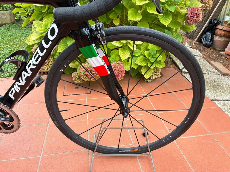 Used Pinarello DOGMA 65.1 THINK 2  ITALIAN FLAG 2014 Road & Gravel, Schwarz — image 10 of 10