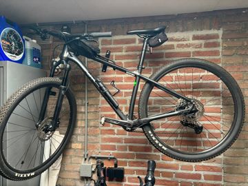 Used Merida BIG.NINE 400 2022 2022 Mountainbike, Black, 29 — image 2 of 3
