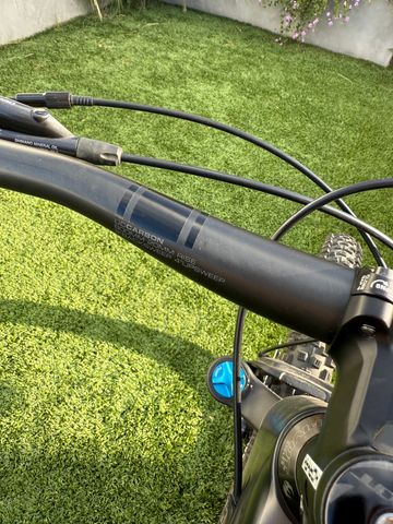 Used Pivot Shuttle Shimano Deore XT Di2 2019 Mountainbike, Black — image 7 of 12