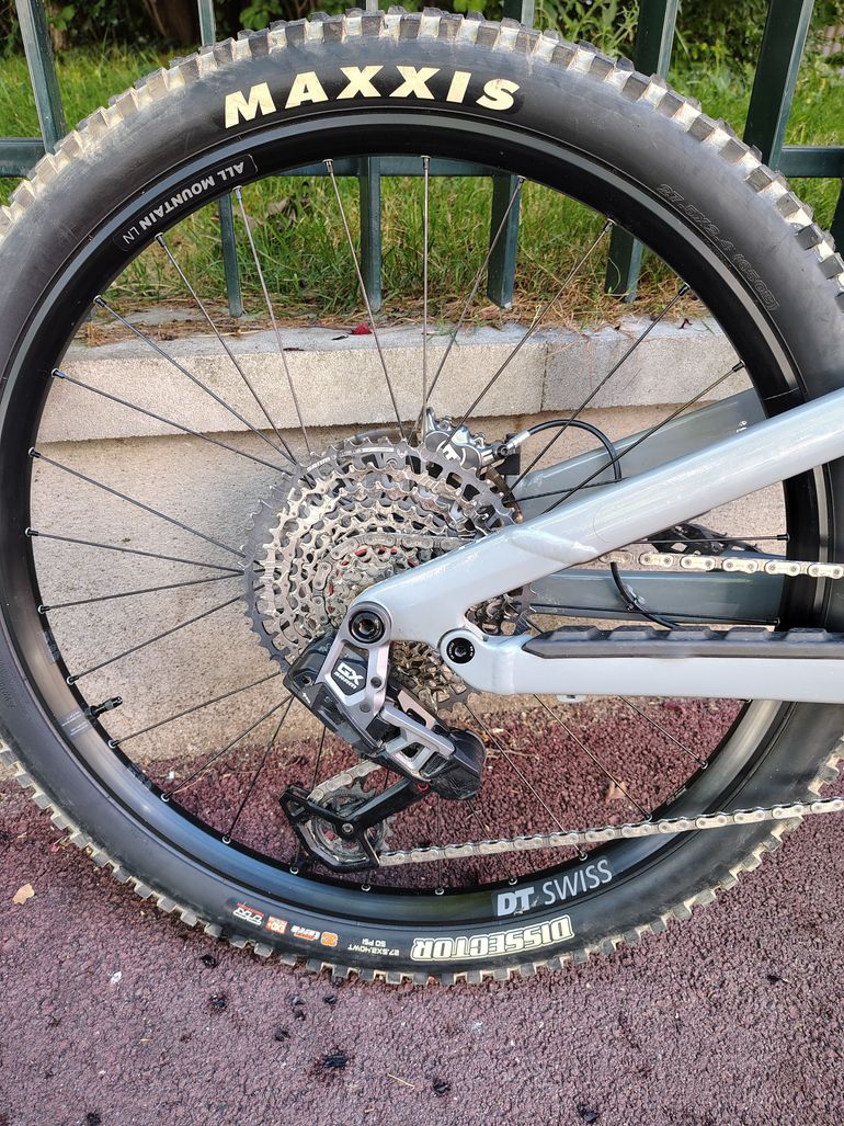 Used Canyon Spectral SRAM GX Eagle AXS (T-Type) 2024 Mountainbike, White — image 3 of 12