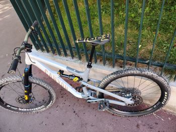 Used Canyon Spectral SRAM GX Eagle AXS (T-Type) 2024 Mountainbike, White — image 4 of 12