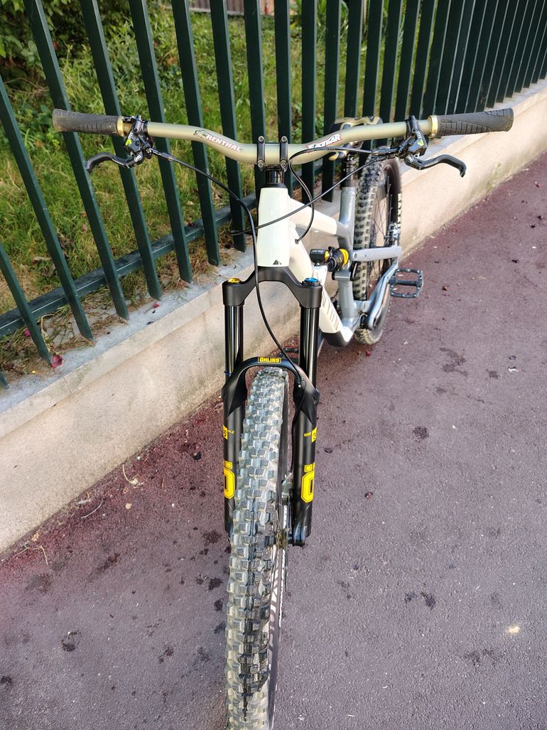 Used Canyon Spectral SRAM GX Eagle AXS (T-Type) 2024 Mountainbike, White — image 11 of 12
