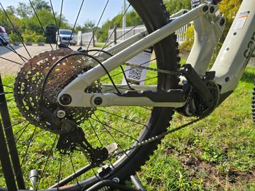 Cannondale Moterra 3 2025 Mountainbike usato, Grigio chiaro — immagine 3 di 6